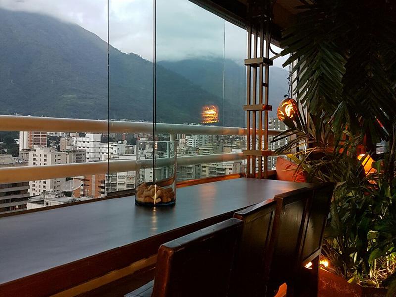 Hotel Altamira Suites Caracas Exterior photo